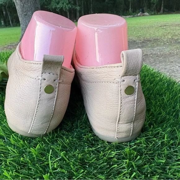 LUCCA LANE BAYLA LIGHT TAN GENUINE SOFT LEATHER FLATS HEEL TAB GUC 9M - Picture 7 of 12